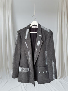 Grey 100% wool vintage women's blazer. A structured blazer painted with bold abstract art in metallic. Chic, timeless blazer. Upcycled blazer trending grey double breasted. 