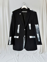Load image into Gallery viewer, &quot;NEW&quot; BOLD CONTRAST ABSTRACT BLAZER

