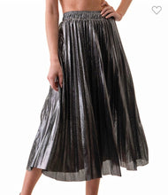 Load image into Gallery viewer, &quot;NEW&quot; METALLIC SILVER MIDI SKIRT
